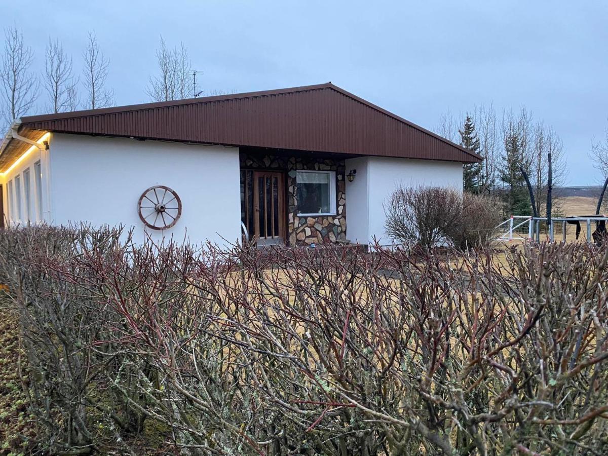 B&B Selfoss - Golden Circle private Farmhouse with hot tub - Bed and Breakfast Selfoss