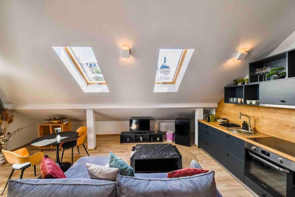 The Nest - Downtown Loft - Ferienwohnung Klausenburg