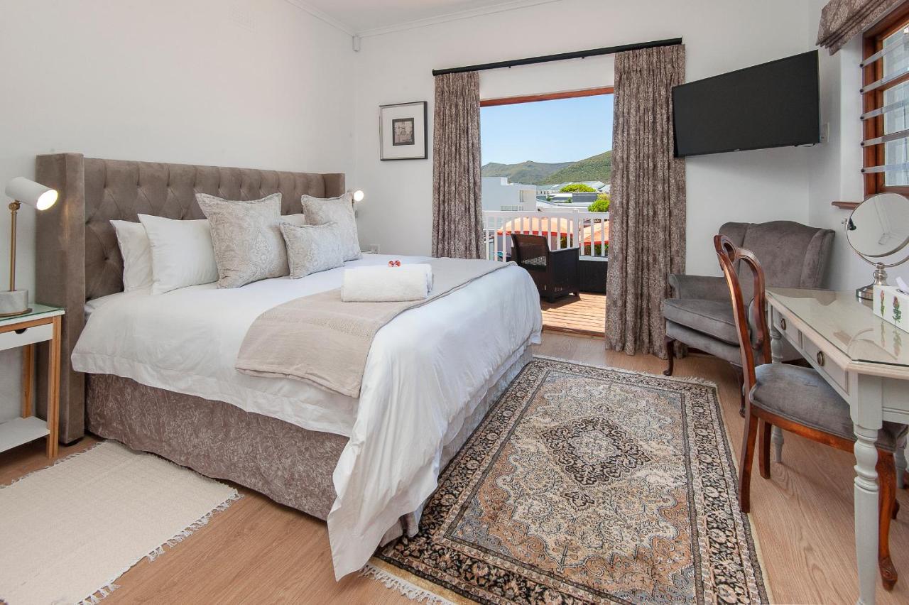 B&B Hermanus - Villa Venusta Luxury Guesthouse - Solar Power - Bed and Breakfast Hermanus