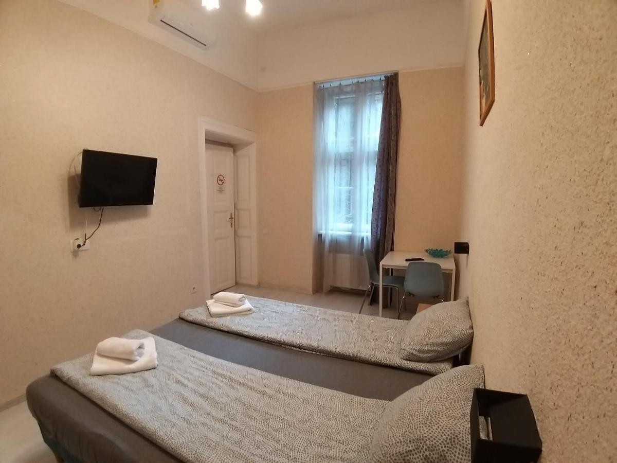 Deluxe Studio met Queensize Bed