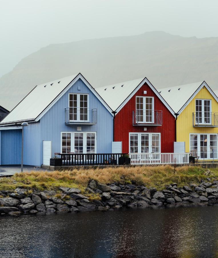 B&B Leirvík - New Boat House - Bed and Breakfast Leirvík