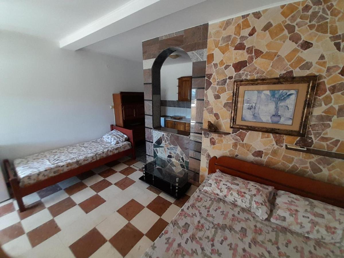 Apartmani Ličina - B&B
