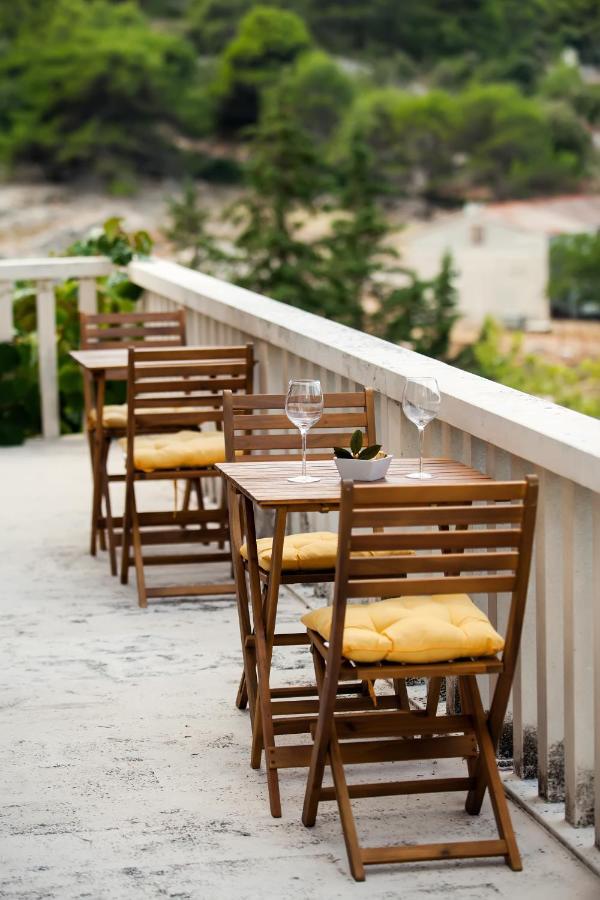 White house in the forest - Chambres d’hôtes Pučišća