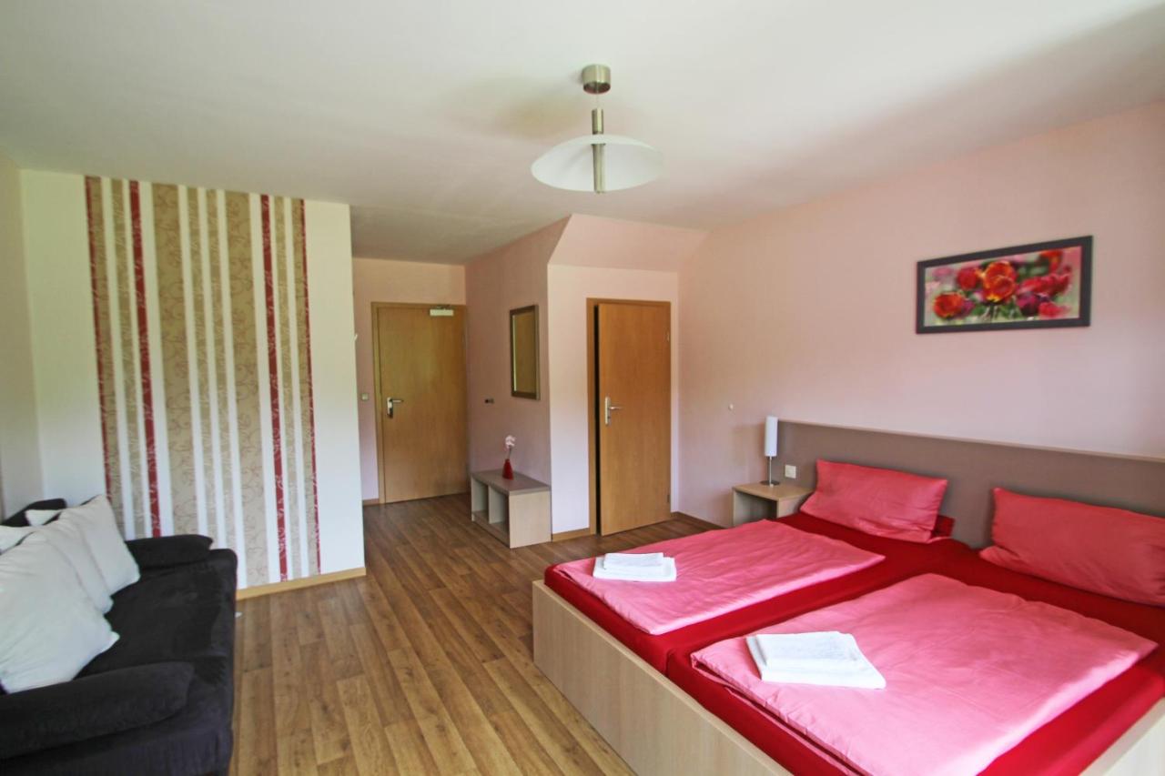 Double Room with Terrace - Ground Floor