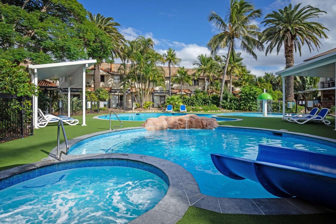 B&B Gold Coast - BEST Ground Floor pool side Superior apartment - new listing - Bed and Breakfast Gold Coast
