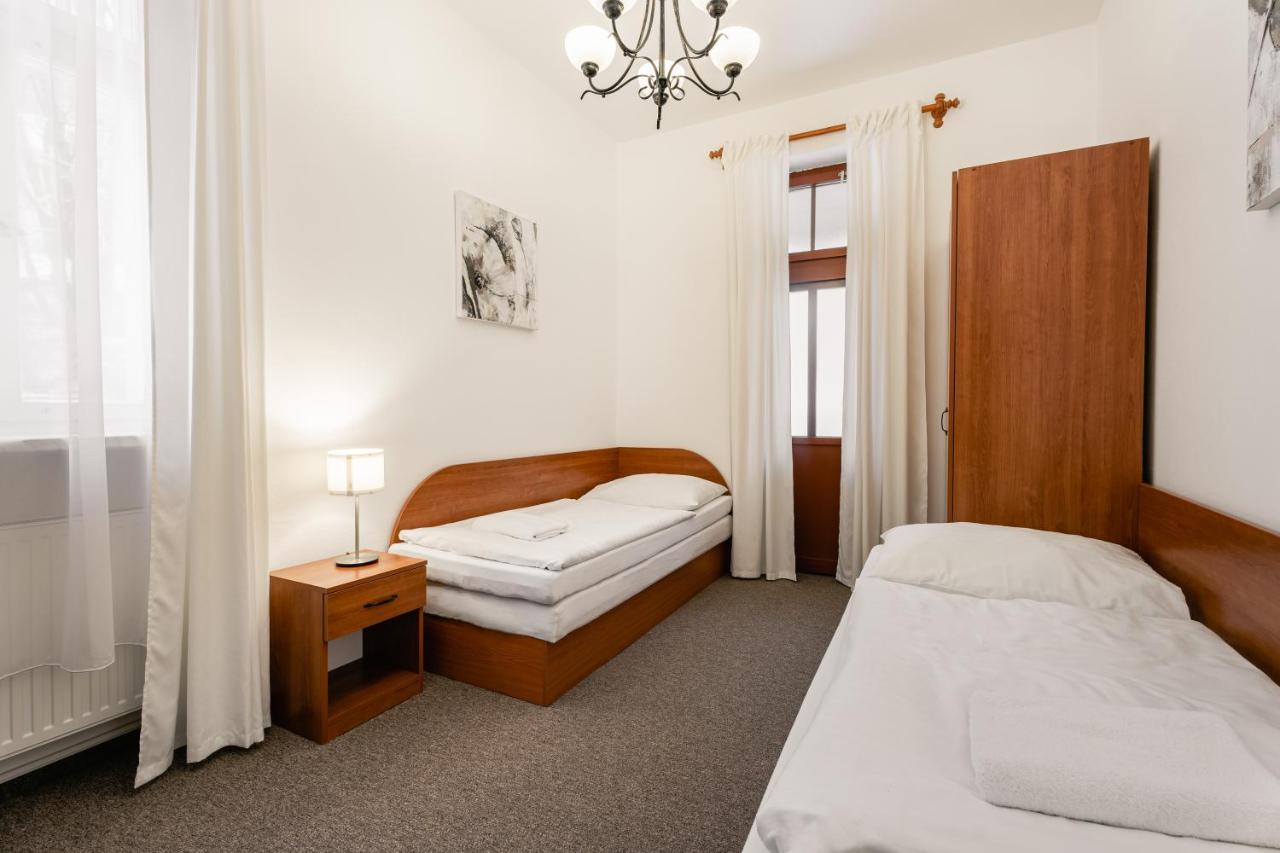 Chambre Lits Jumeaux avec Salle de Bains Privative