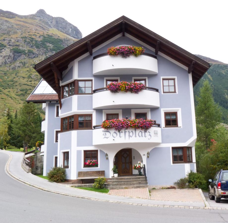 Haus Dorfplatz - Ferienwohnung Galtür