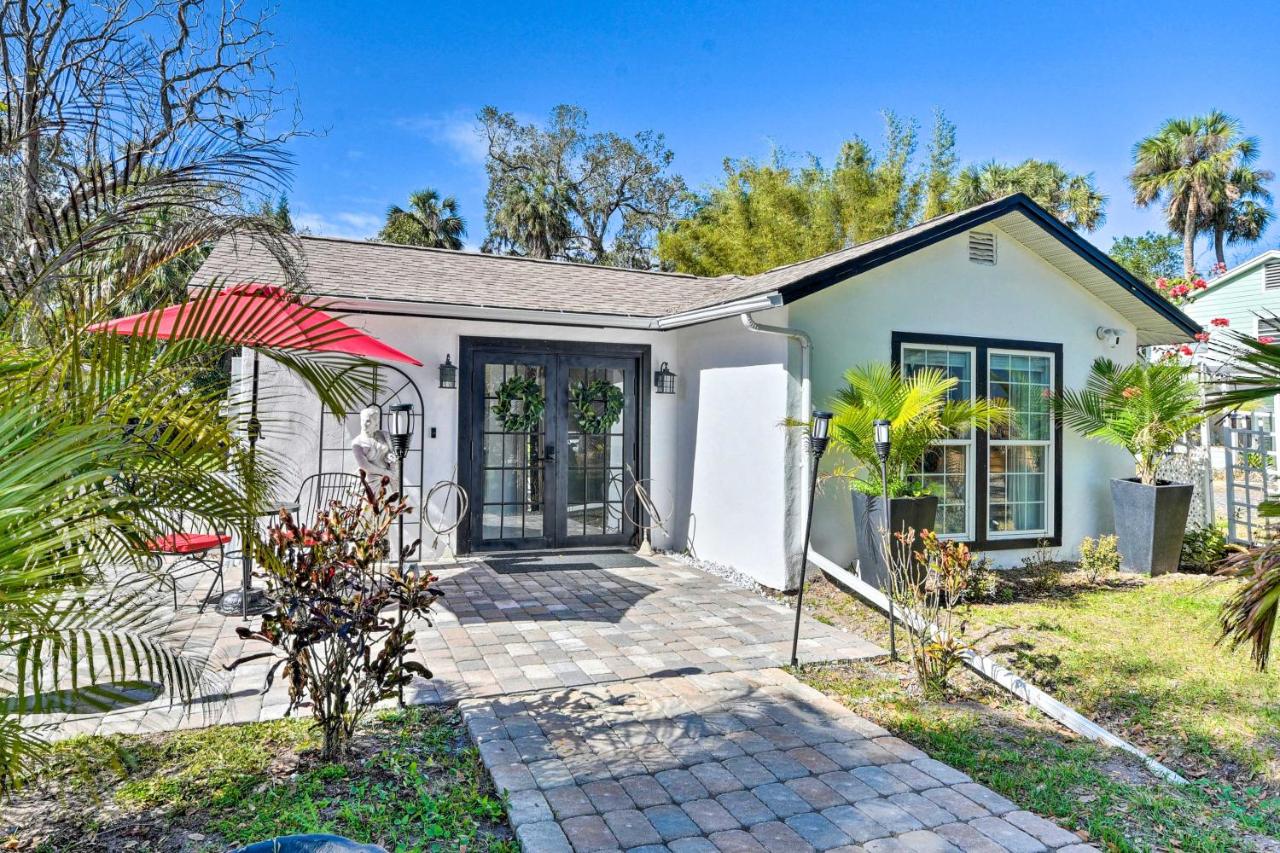 Florida Getaway with Patio about 3 Mi to Beaches! - B&B