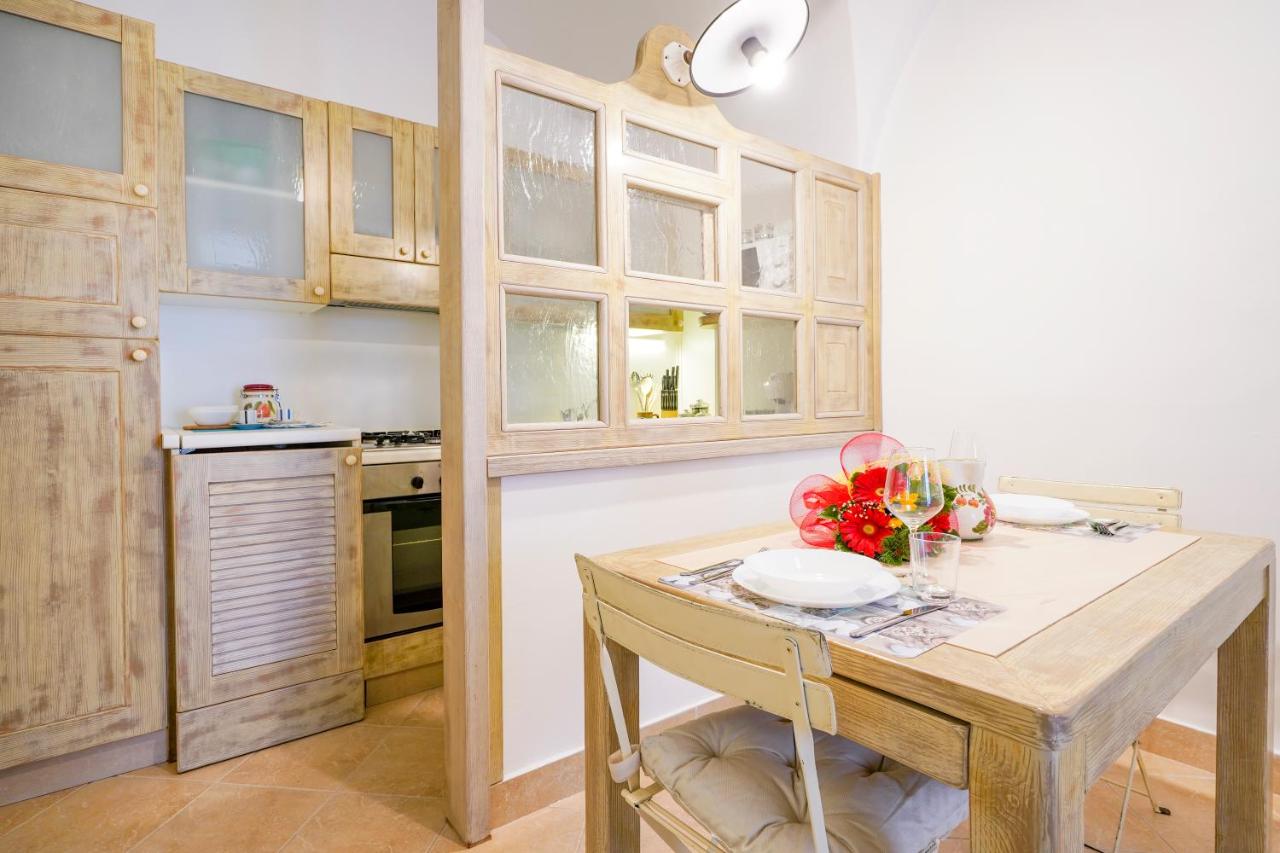 GuestHost - Fratti's House