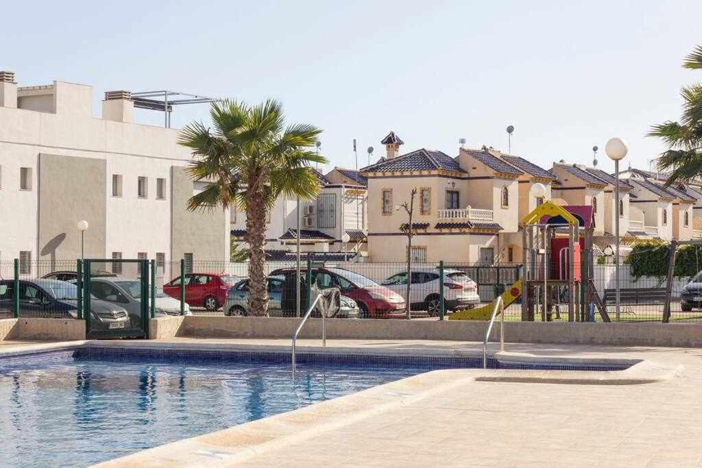 Bungalow Pink garden - B&B Orihuela Costa
