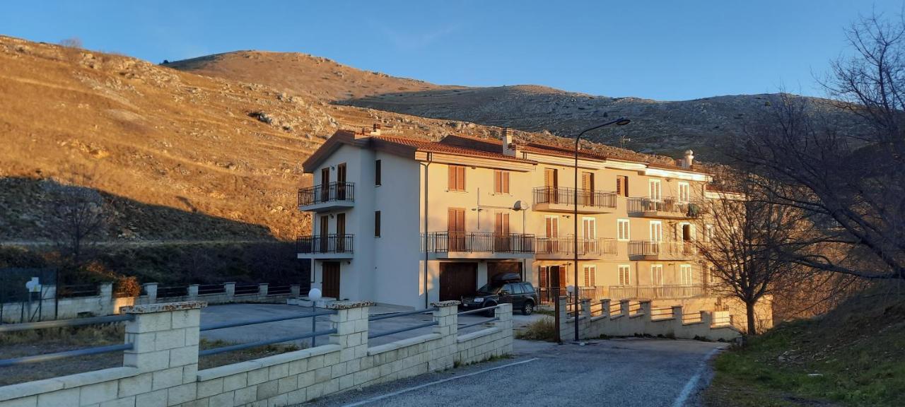 B&B Castel del Monte - APPARTAMENTO CAMPO IMPERATORE - Bed and Breakfast Castel del Monte