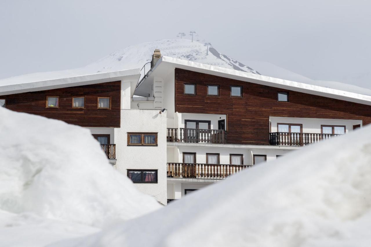 HelloChalet - Pandora Mountain View with jacuzzi, garage and ski storage - B&B