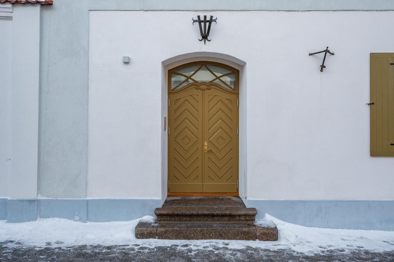 Lutsu Residents - Unique apartment in Old Town, Keyless - B&B Tartu