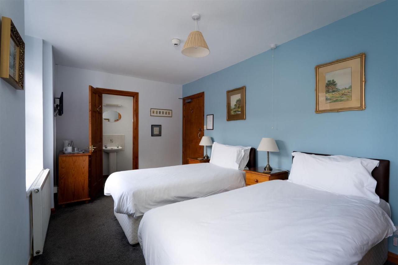 Zweibettzimmer mit eigenem Bad