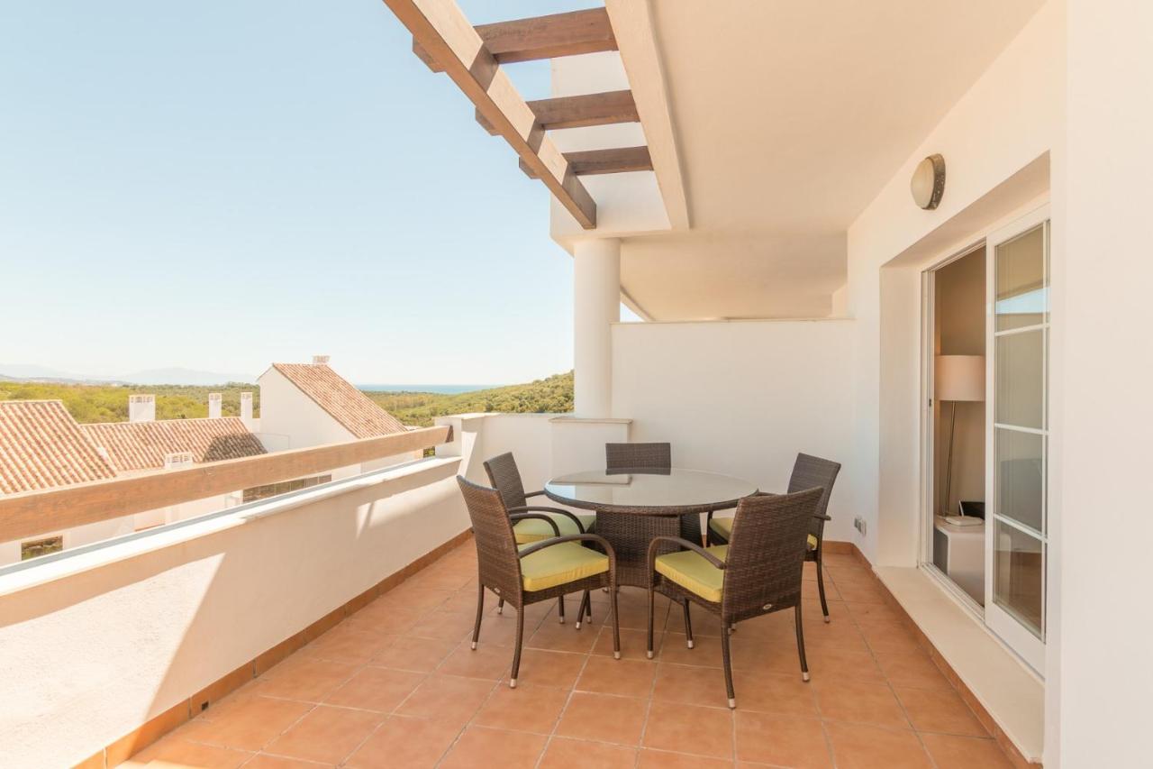 B&B Alcaidesa - 2167-Superb 2 bedrooms in luxury complex with pool - Bed and Breakfast Alcaidesa