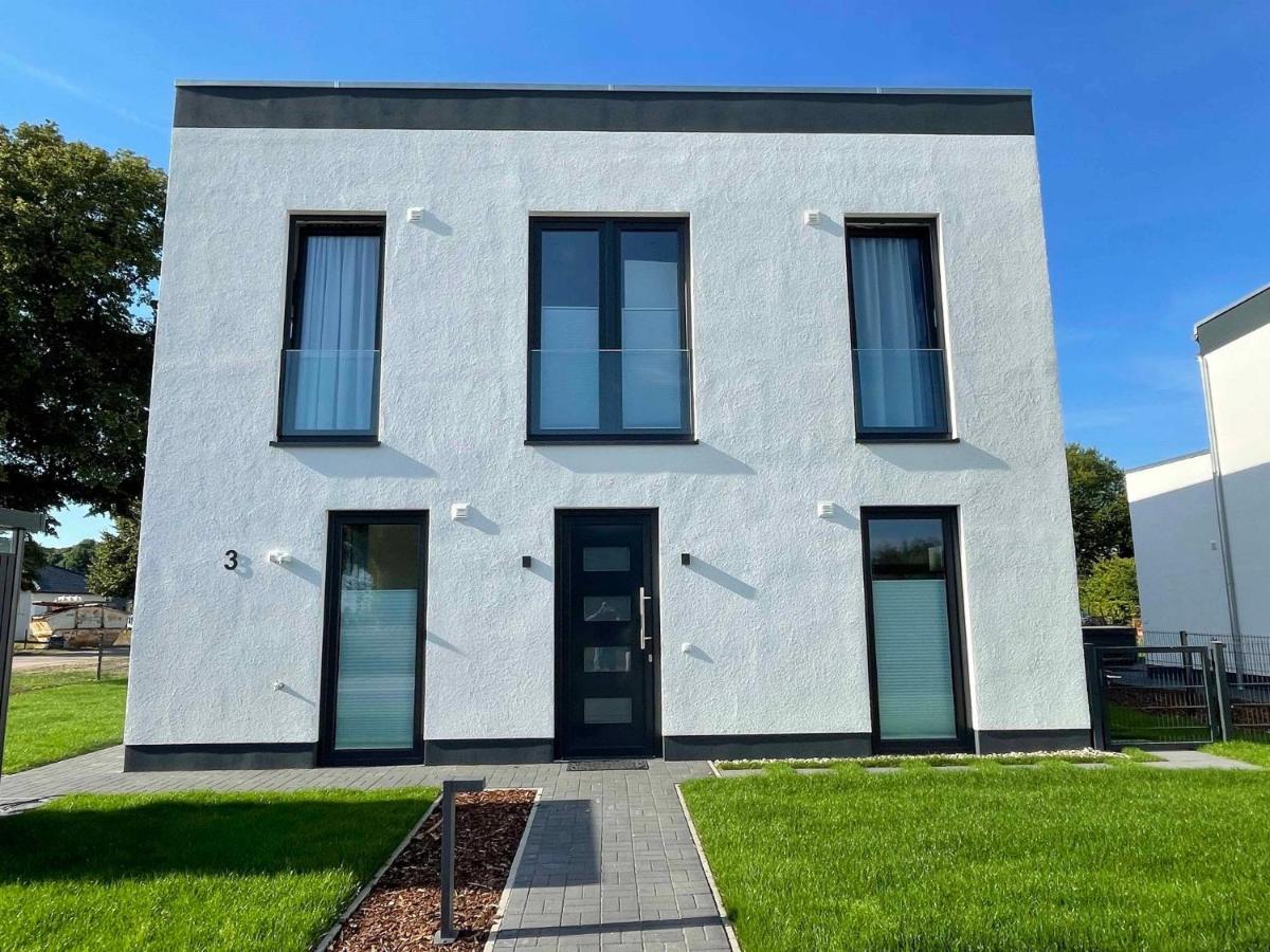 Luxus-Ferienwohnung GREENFEE Fleesensee - B&B