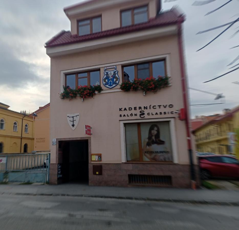 A 7 - Avenue 7 Penzion - Bed and Breakfast