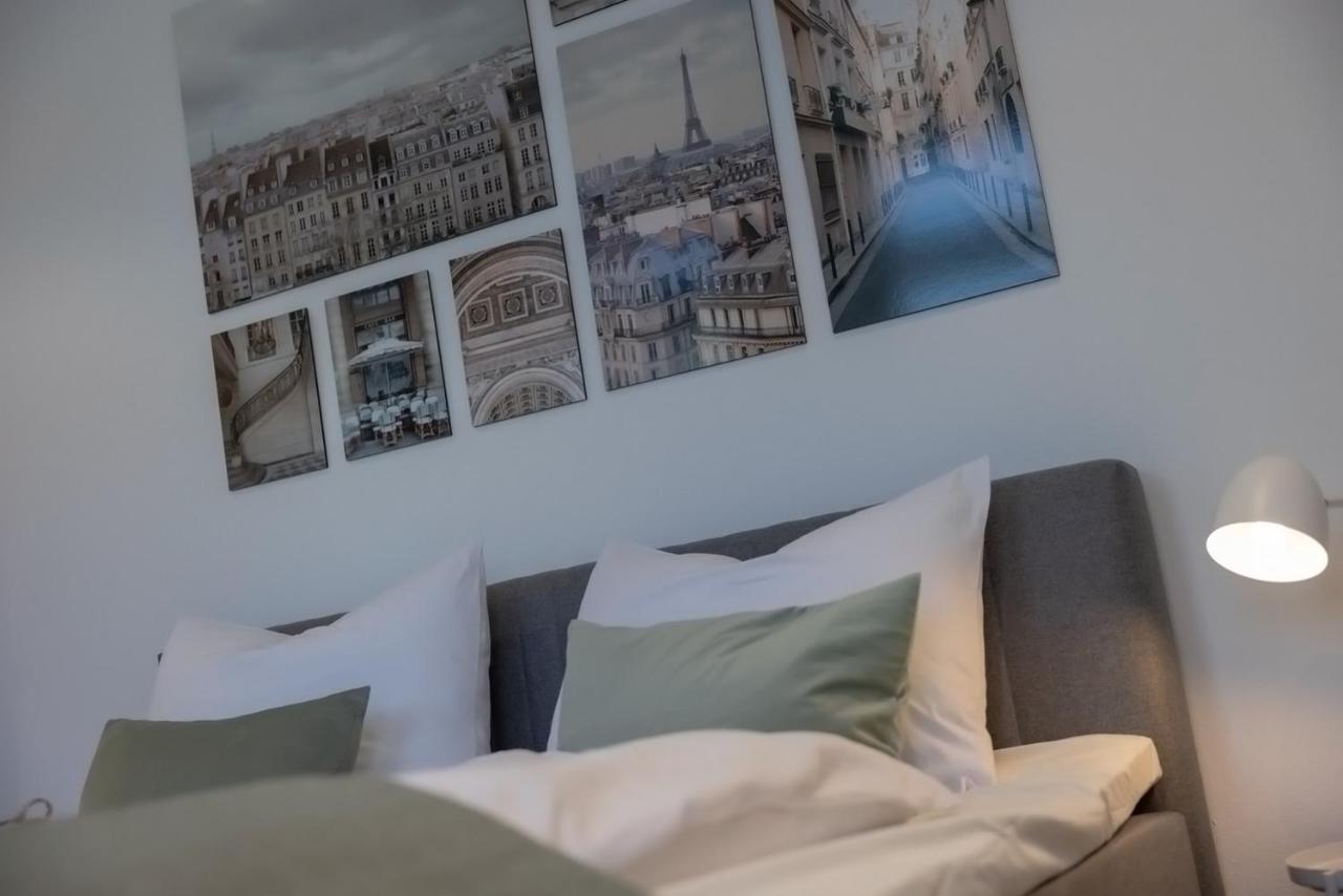 B&B Augusta - Kaza Guesthouse, centrally located 2 & 3 bedroom Apartments in Augsburg - Bed and Breakfast Augusta