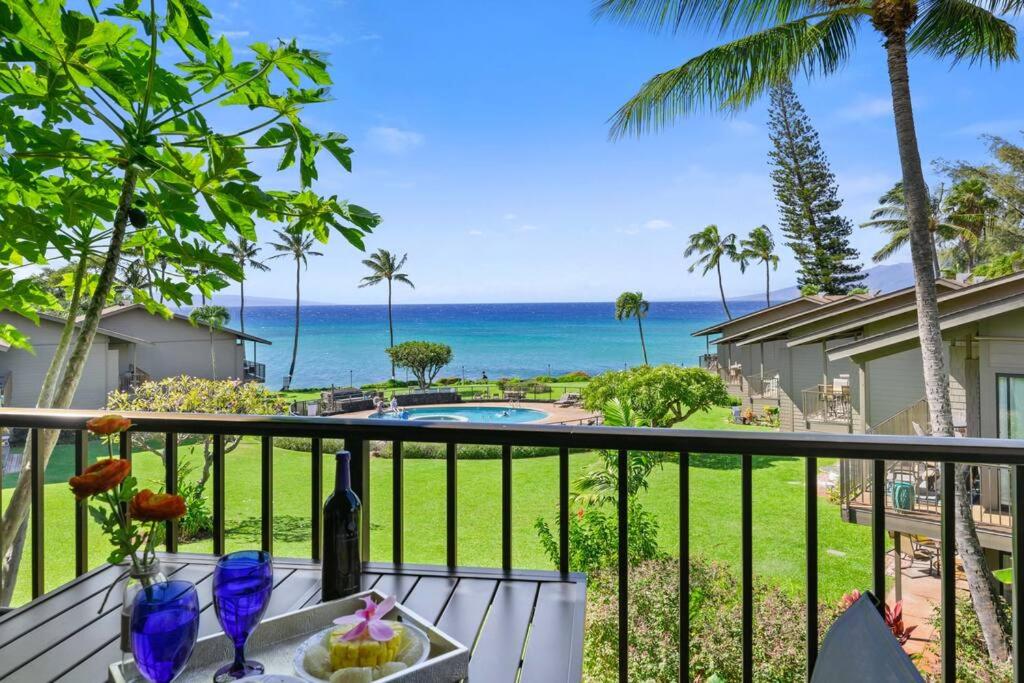 B&B Kahana - Oceanside-Spectacular View and Poolside Oasis - Bed and Breakfast Kahana