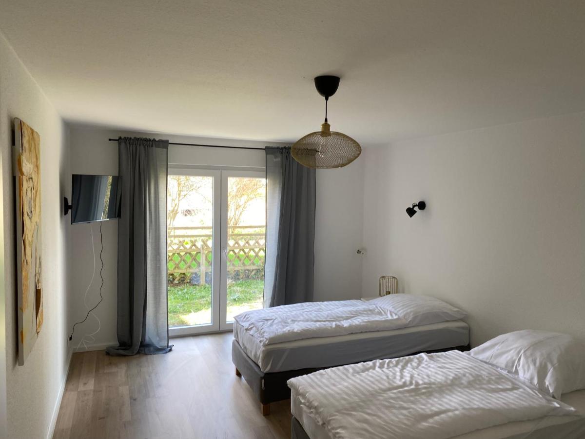 B&B Siegen - Monteurswohnung mit kleinem Garten 600M zur Stadtmitte - Bed and Breakfast Siegen