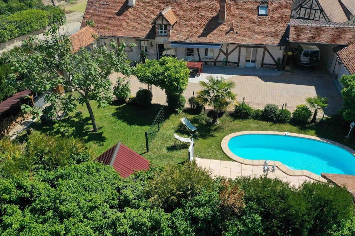 B&B Romorantin - Proche Châteaux et Beauval : La Villa Eribelle avec piscine - Bed and Breakfast Romorantin