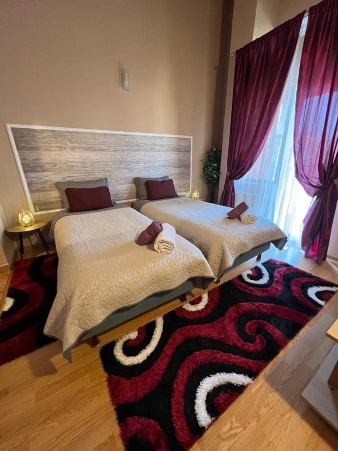 Zweibettzimmer mit Balkon