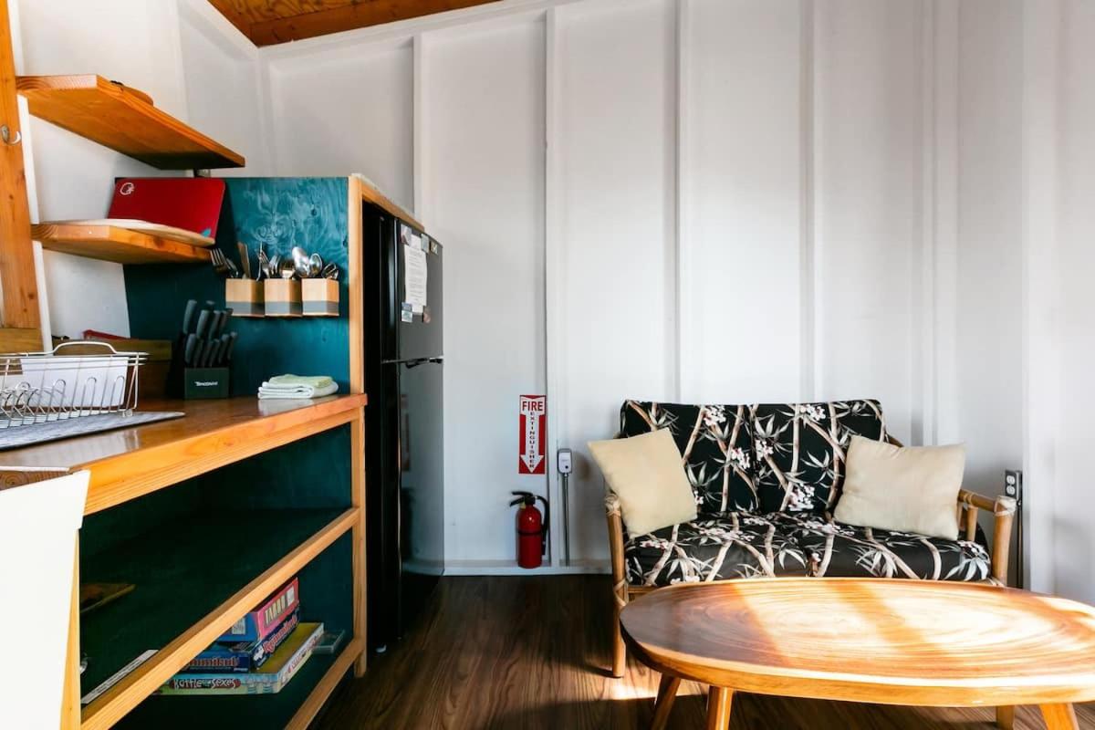 THE OHANA HOUSE, Amazing Tiny Home on A Volcanic Lava Field! - Chambres d'hôtes Kehena