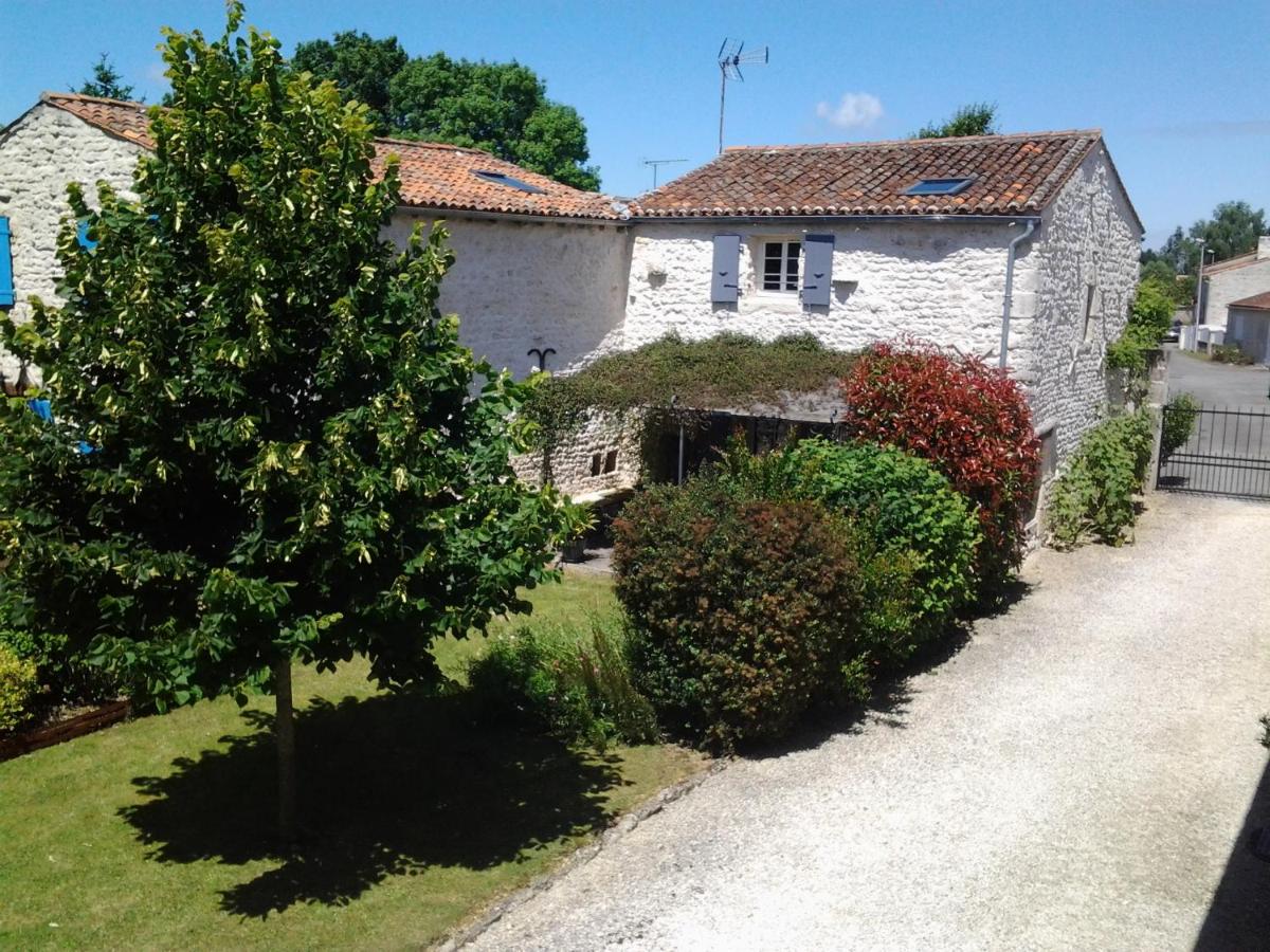 Le Gîte de l'aubray, gîte avec piscine - B&B