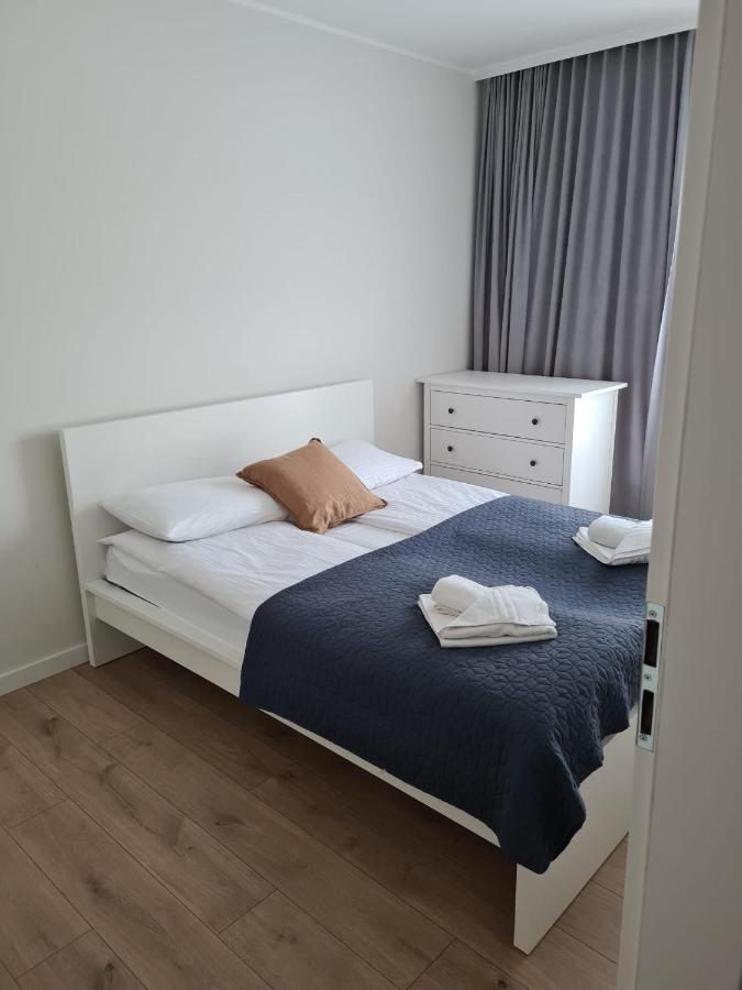Apartament Moon by Rentoom Aparthotels - Bed and Breakfast