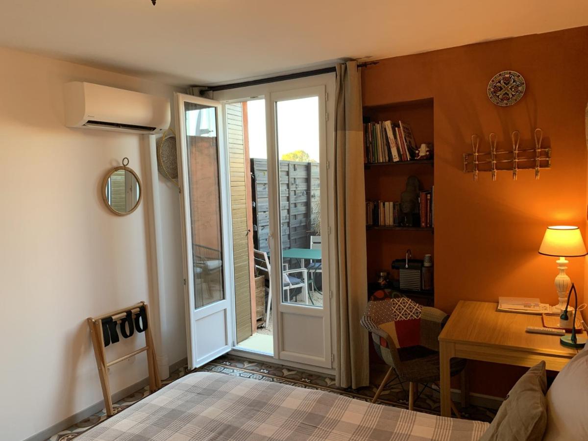 Zweibettzimmer mit Dusche