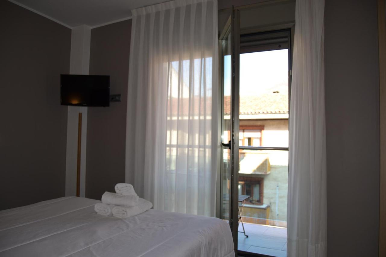One-Bedroom Apartment (2 Adults + 1 Child)
