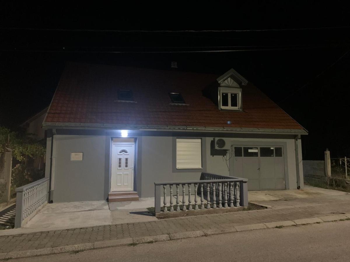Apartmani Vučinić - Ferienwohnung Cetinje
