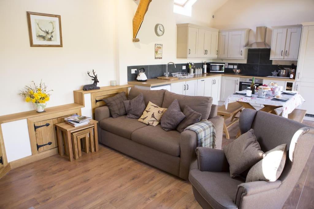B&B Pen y Clawdd - Fuesli Lodge - Boutique Cottage at Harrys Cottages - Bed and Breakfast Pen y Clawdd