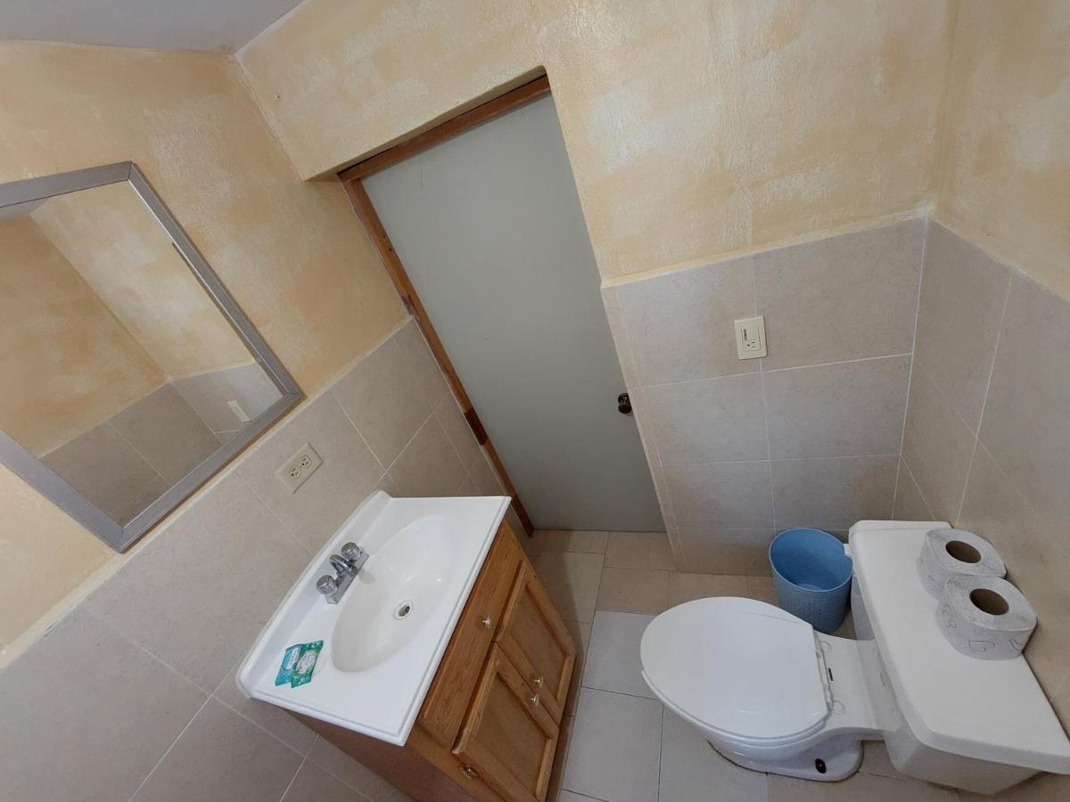 Camera Doppia con Letti Singoli con Bagno Privato 