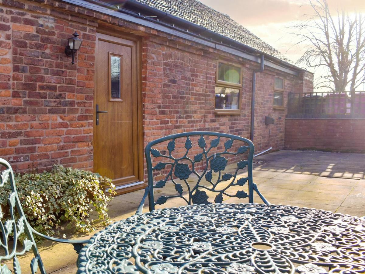 B&B Burntwood - The Byre - Uk42872 - Bed and Breakfast Burntwood