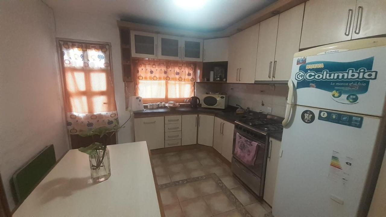 Córdoba capital barrio alto verde a 10 minutos del aeropuerto 2 dormitorios a cuadras del Orfeo, 5 minutos del kempes - B&B