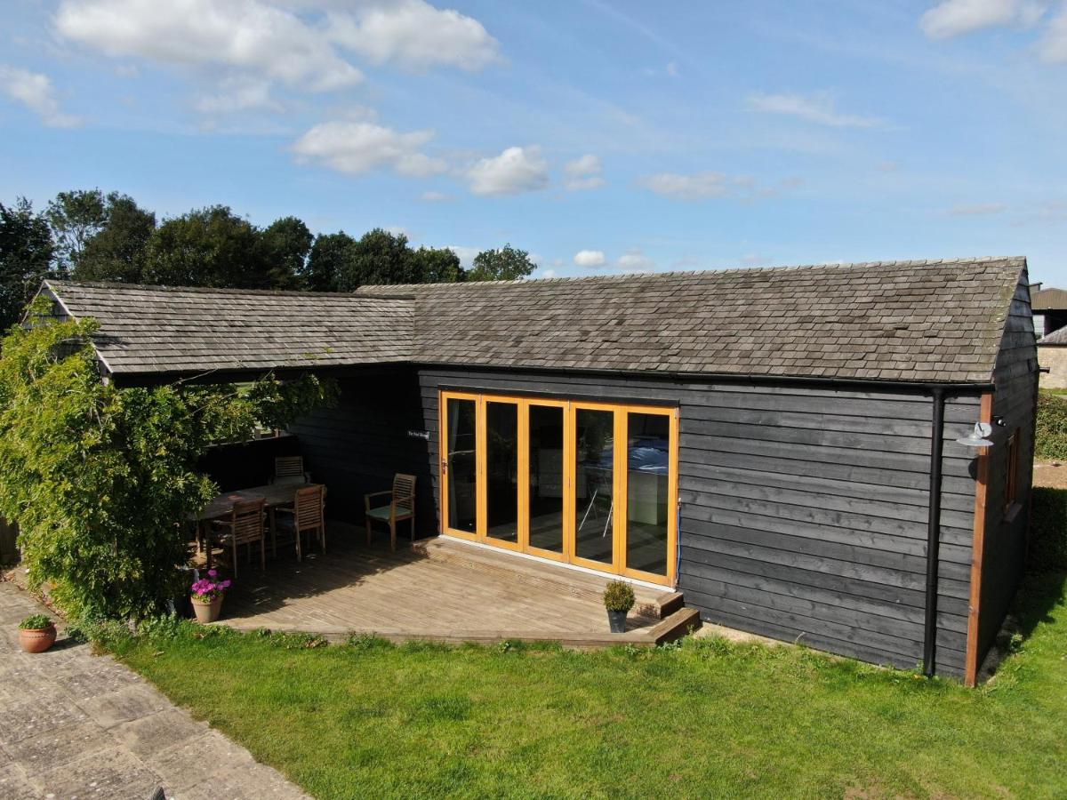 Pool House, farm stay - B&B Brackley