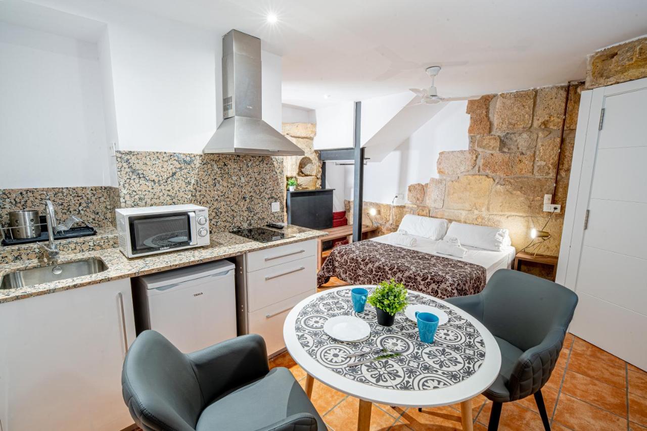 Planta baja en la muralla romana junto a la Catedral - B&B Tarragona