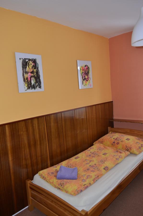 Standard Twin Room with Shared Bathroom
