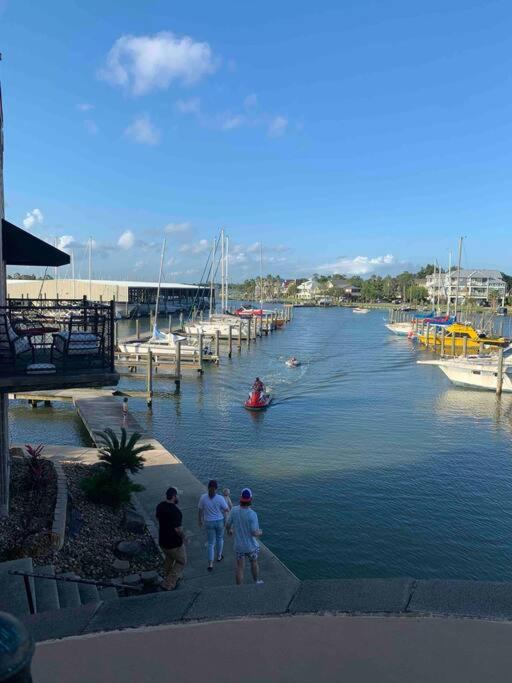 B&B Kemah - Lovely Condo on the Water - Bed and Breakfast Kemah