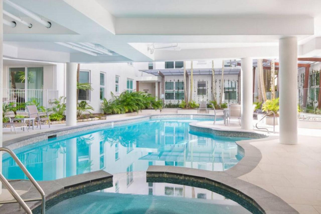 43 Holiday in the Heart of Hastings Street - B&B Noosa