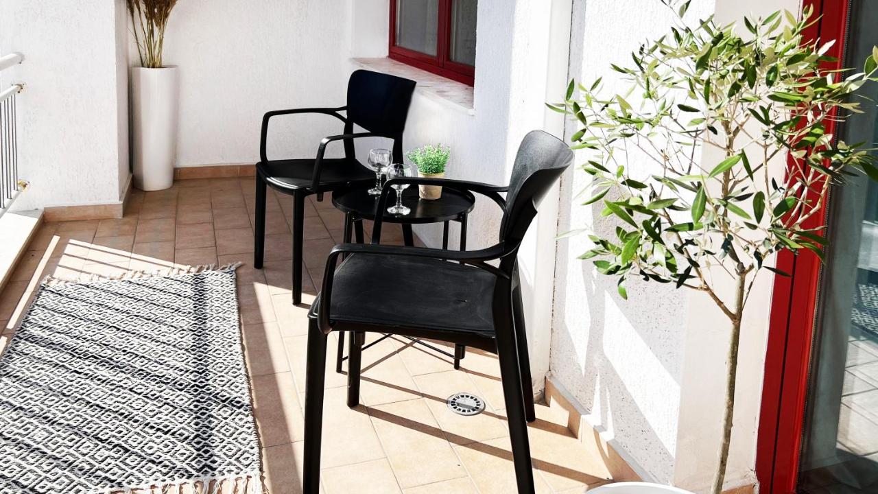 Lilly's Apartment Plazh - B&B Durrës