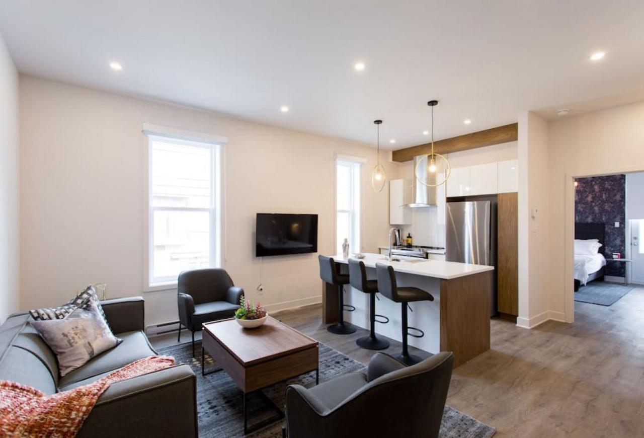 B&B Montréal - Brand New Light filled Mile End Flat by Denstays - Bed and Breakfast Montréal