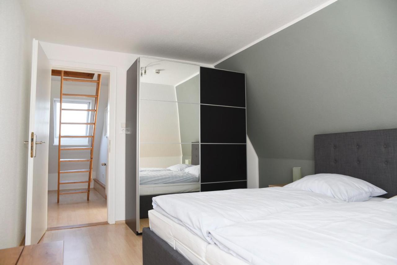 Apartment mit Balkon