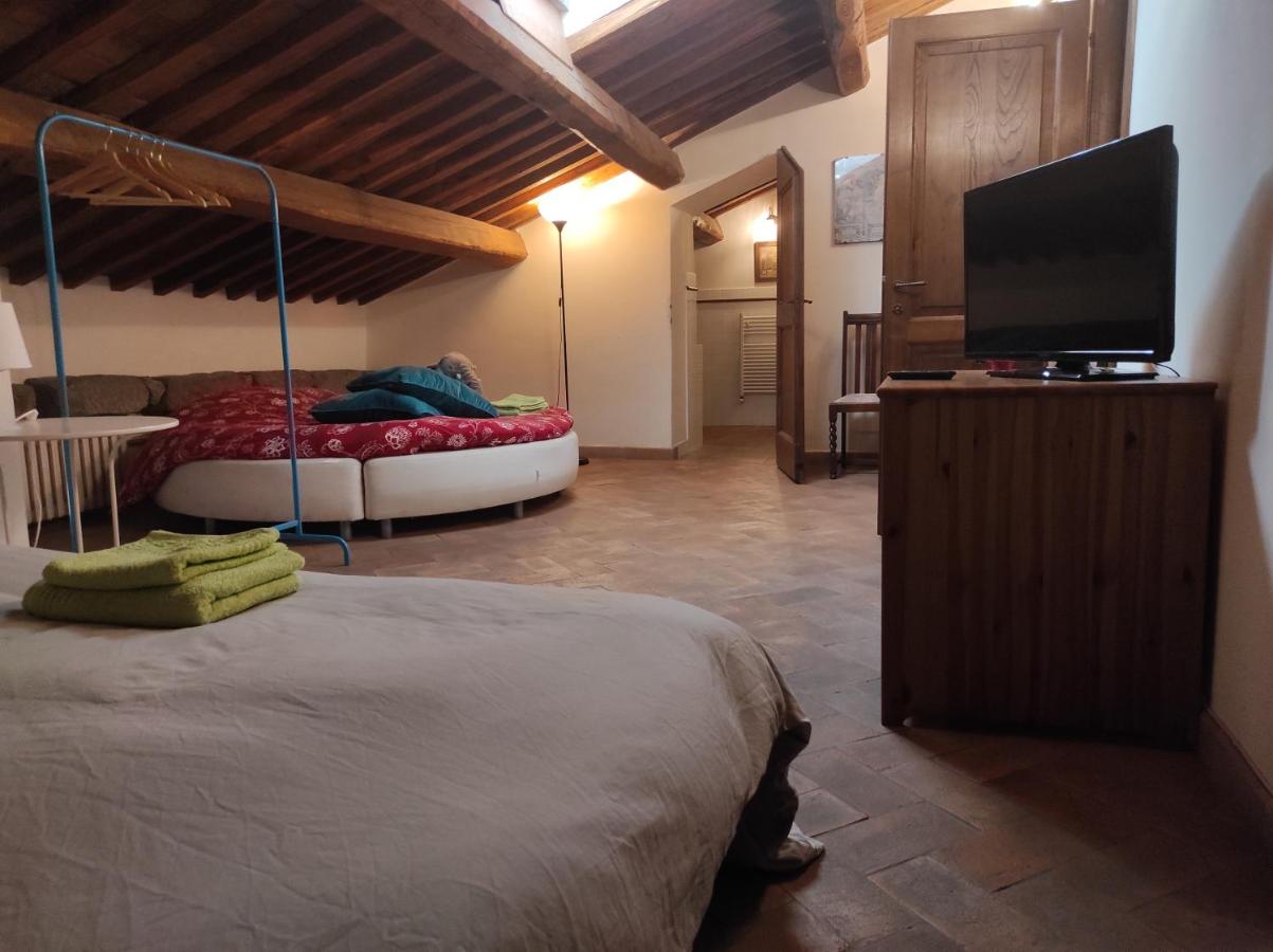 Chambre Double avec 2 Lits Doubles et Douche