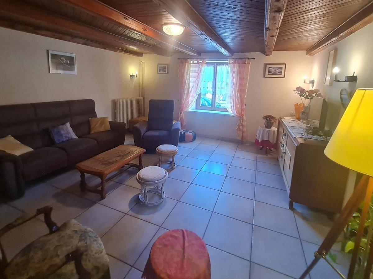 Gîte confortable avec terrasse et jardin, près de Baccarat, idéal pour nature et détente - Chambres d'hôtes Reherrey