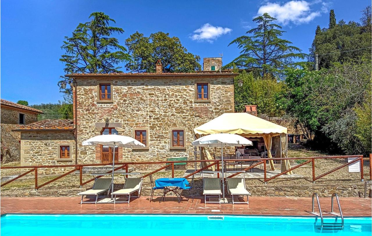 B&B Pergognano - Beautiful Home In Castiglion Fiorentino With 4 Bedrooms, Wifi And Outdoor Swimming Pool - Bed and Breakfast Pergognano