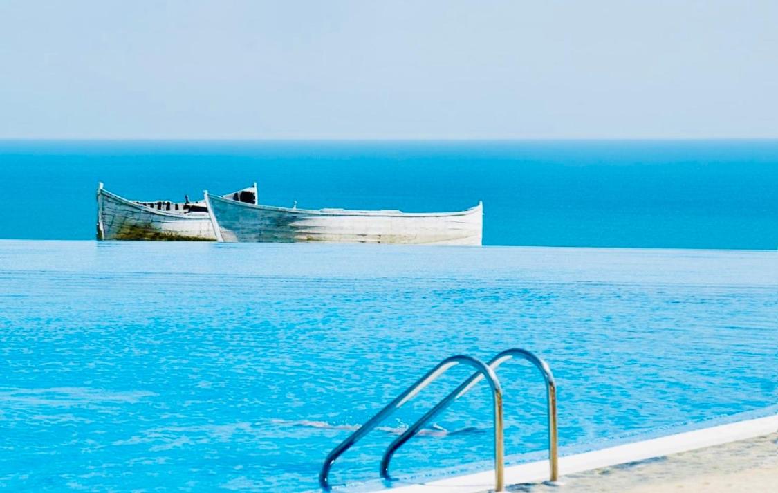 Royal Apartment Sea view by Kaliakria - B&B