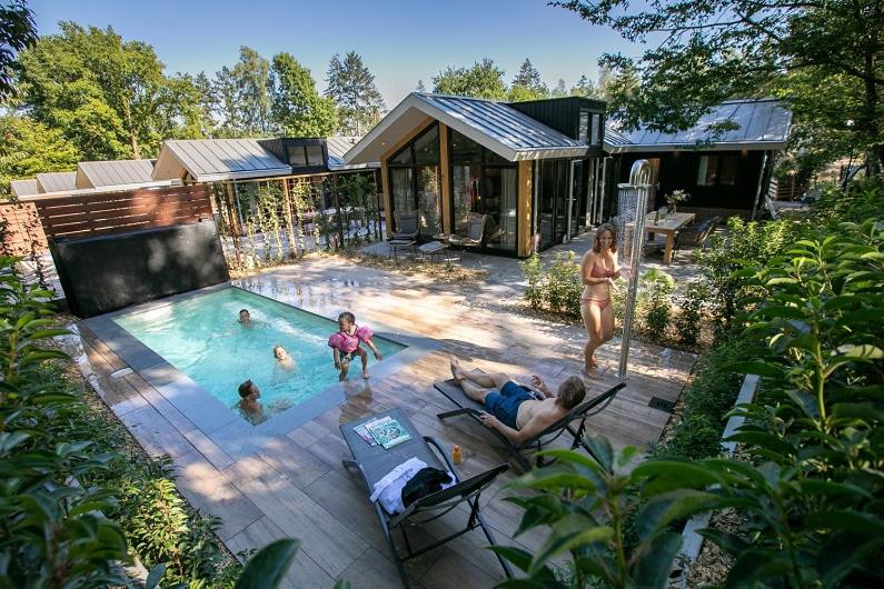 B&B Rhenen - Pool Lodge - Vakantiepark de Thijmse Berg - Bed and Breakfast Rhenen