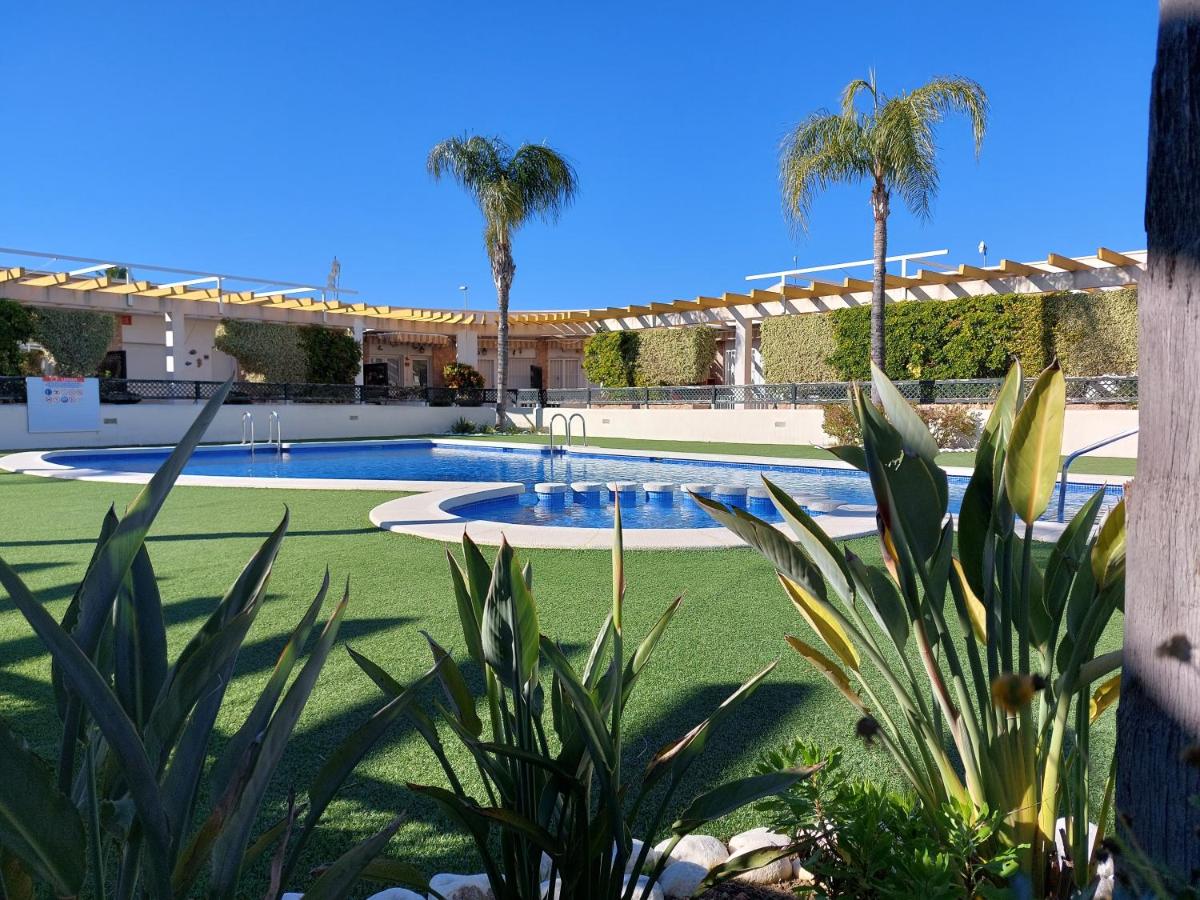 Vakantiewoning Melrose Place - Mil Palmeras - 900 m van zee - B&B